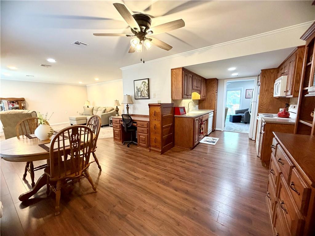 1328 W Jenkins Boulevard Property Photo 3