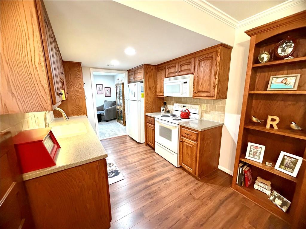 1328 W Jenkins Boulevard Property Photo 4