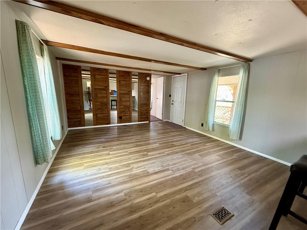 515 W 1st Street Property Photo 2