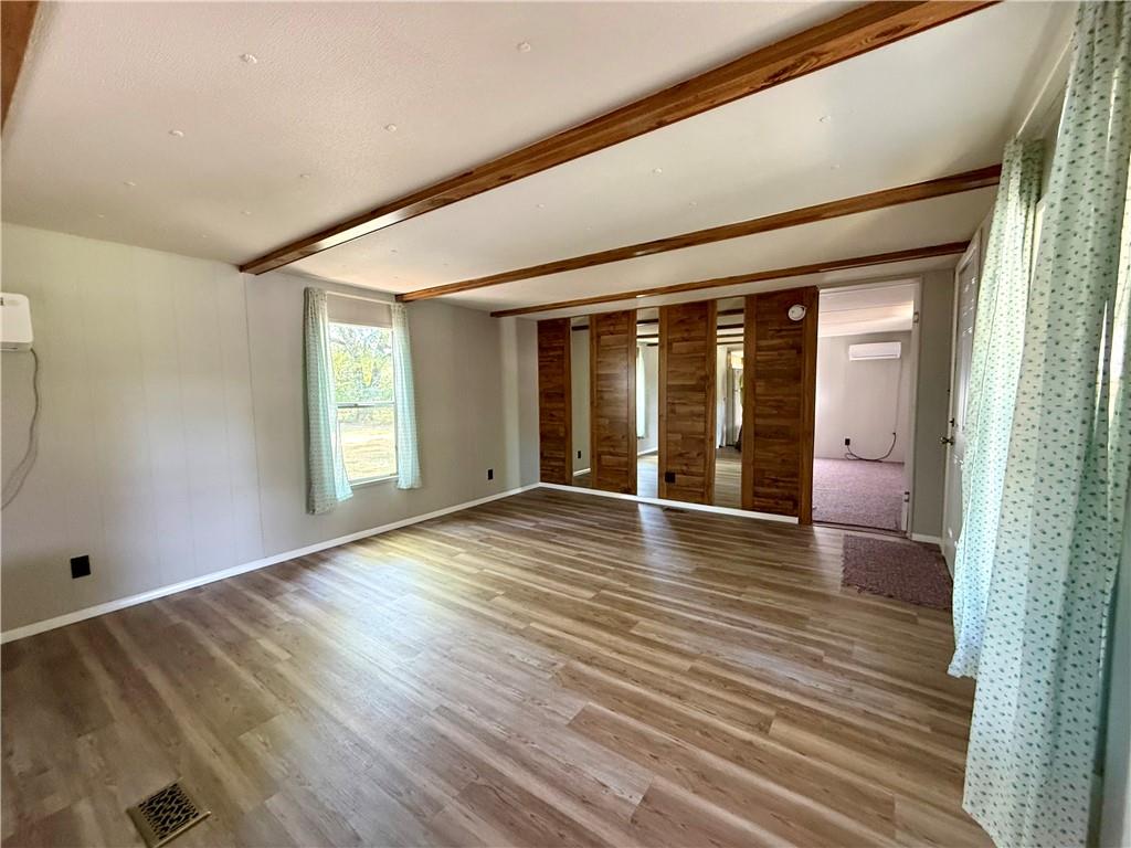 515 W 1st Street Property Photo 3