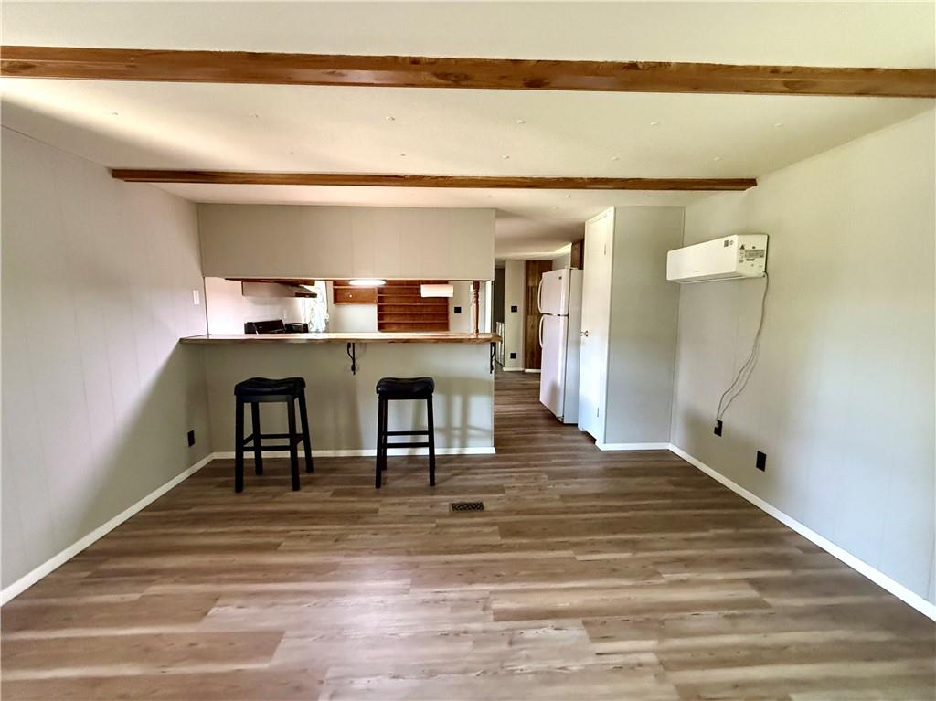 515 W 1st Street Property Photo 4