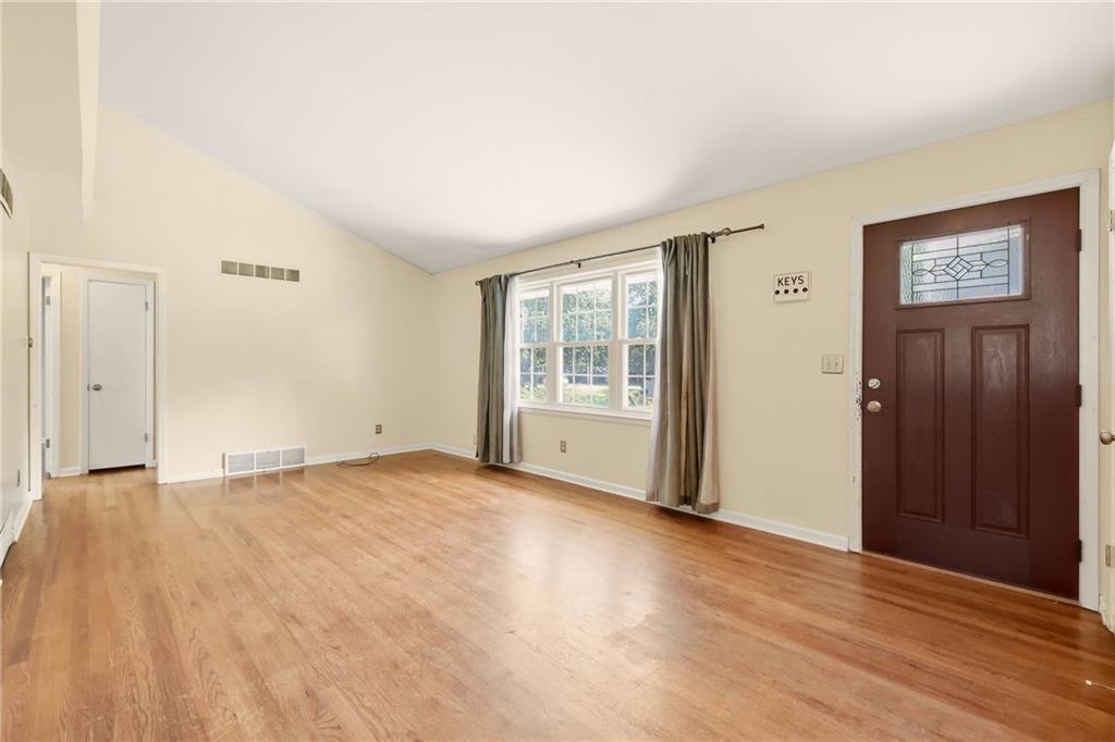 101 Avondale Street Property Photo 6