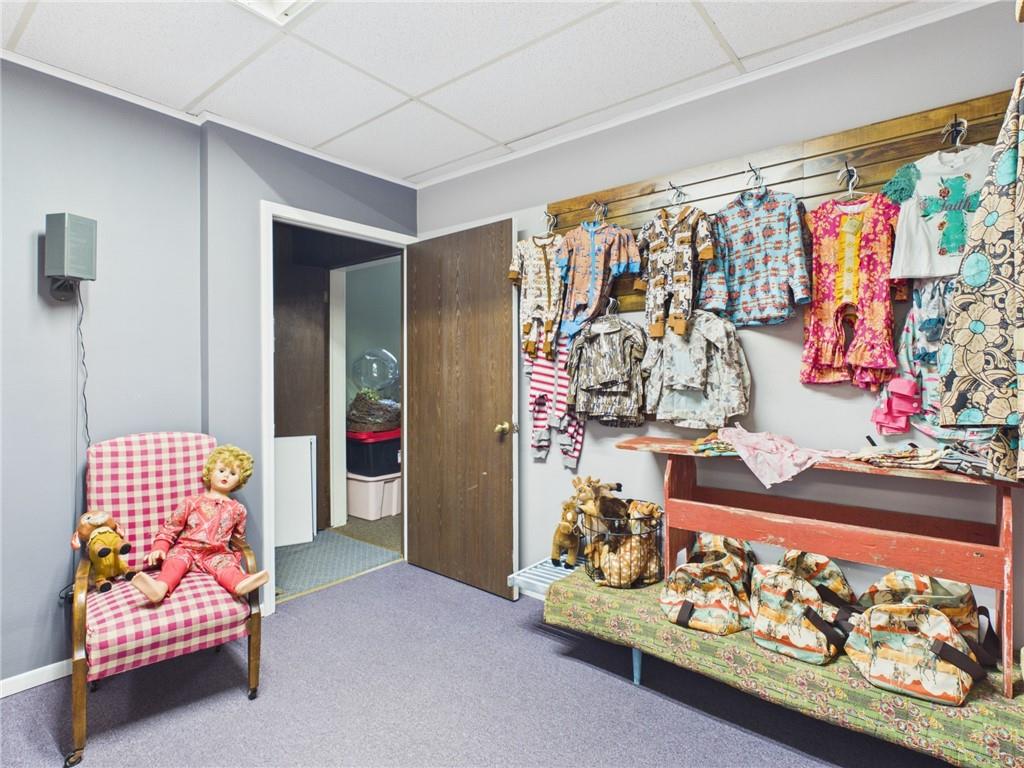 323 E Wall Street Property Photo 25