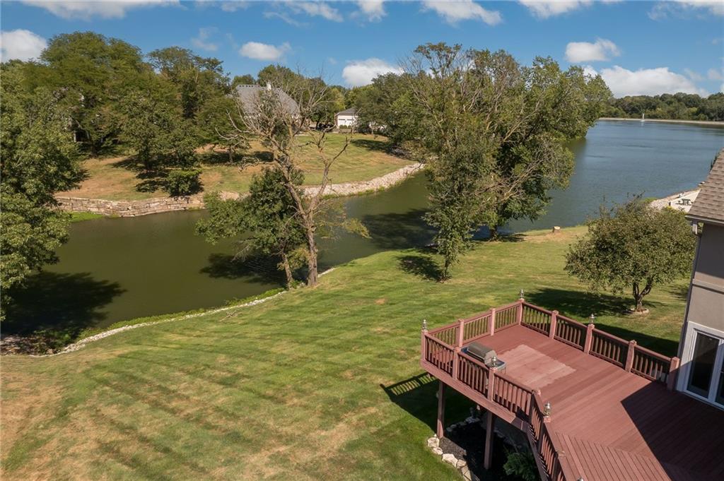 4603 S Lakewood Drive Property Photo 4