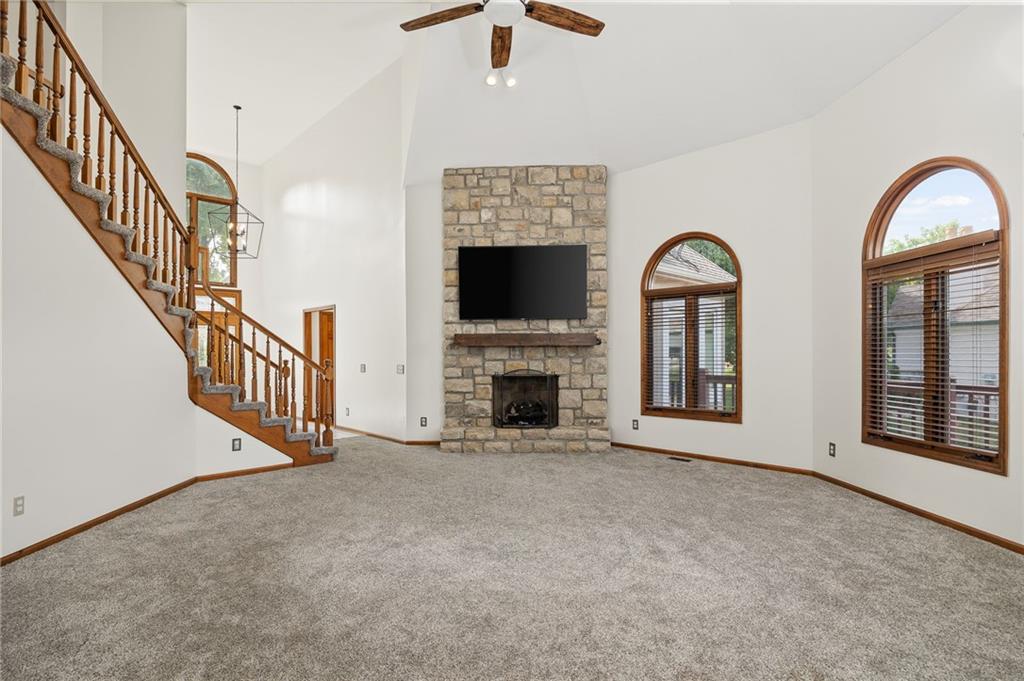 4603 S Lakewood Drive Property Photo 10