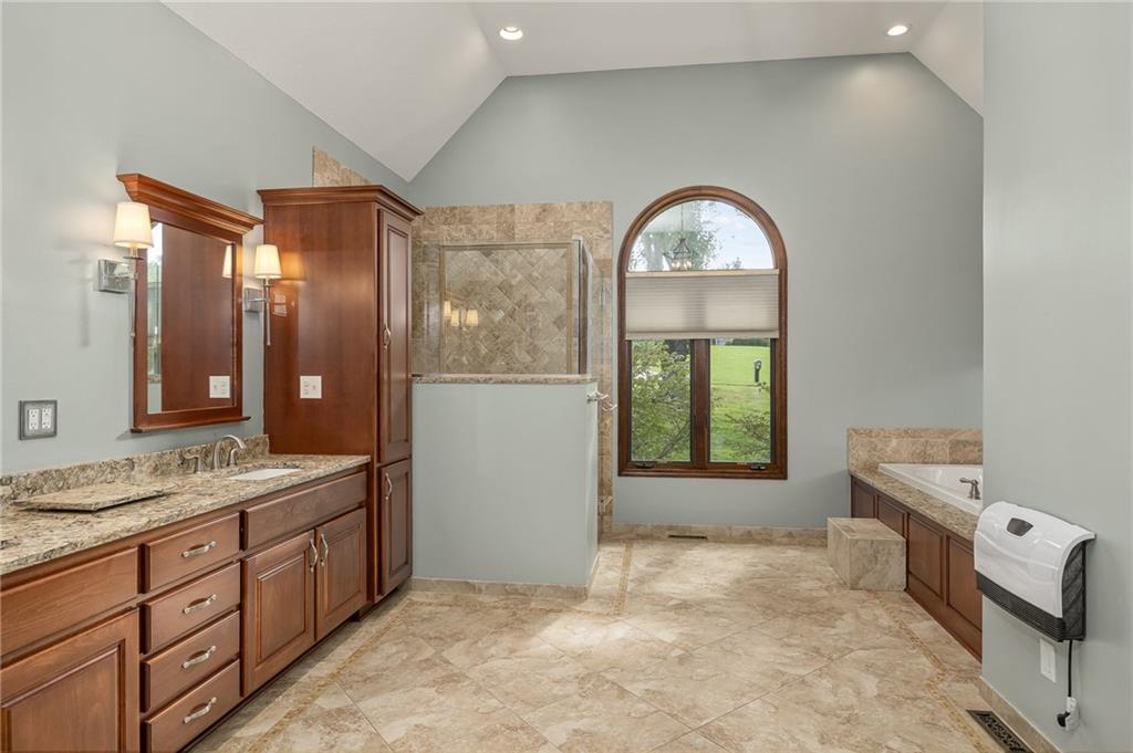 4603 S Lakewood Drive Property Photo 32