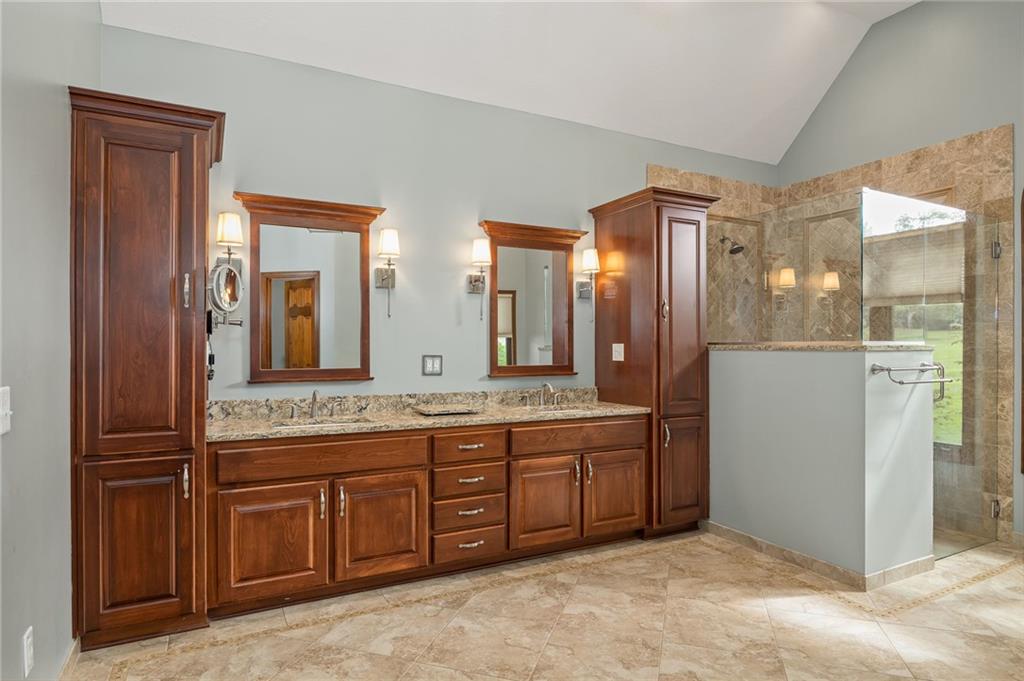 4603 S Lakewood Drive Property Photo 33