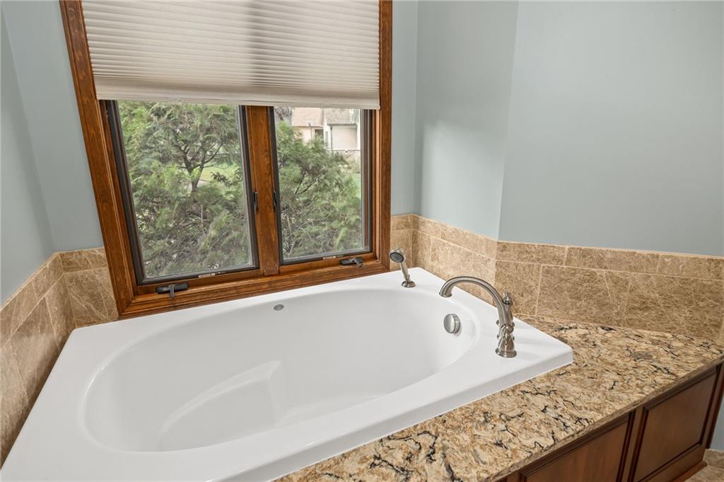 4603 S Lakewood Drive Property Photo 35