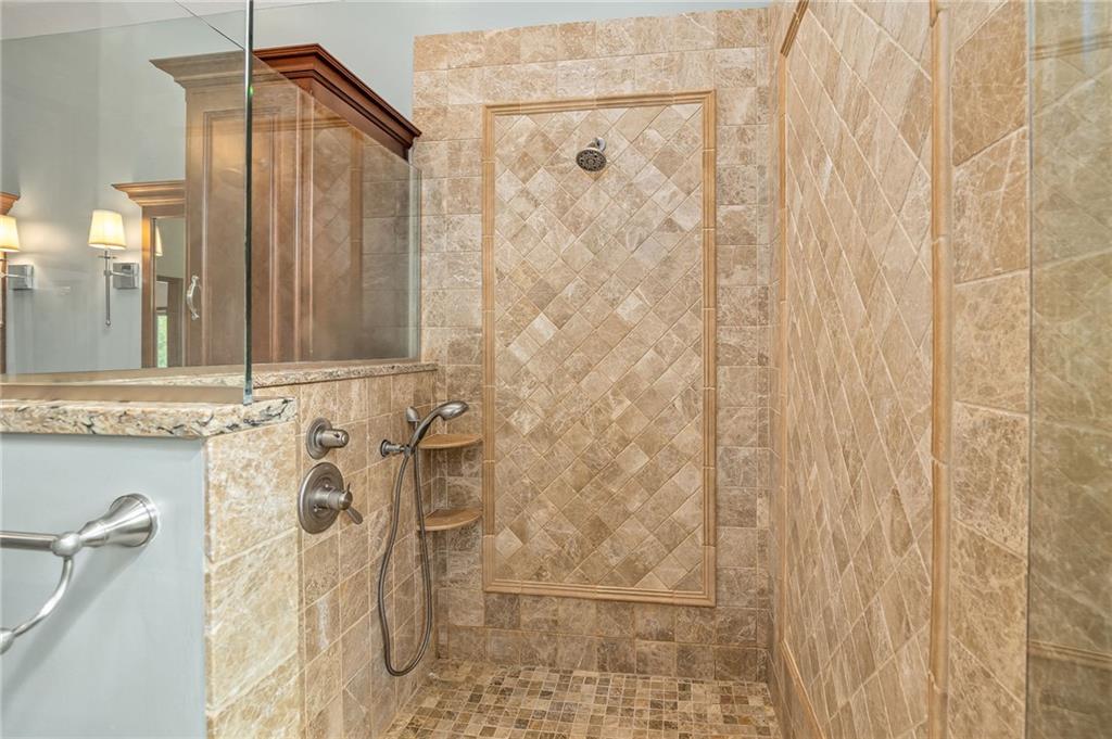 4603 S Lakewood Drive Property Photo 36