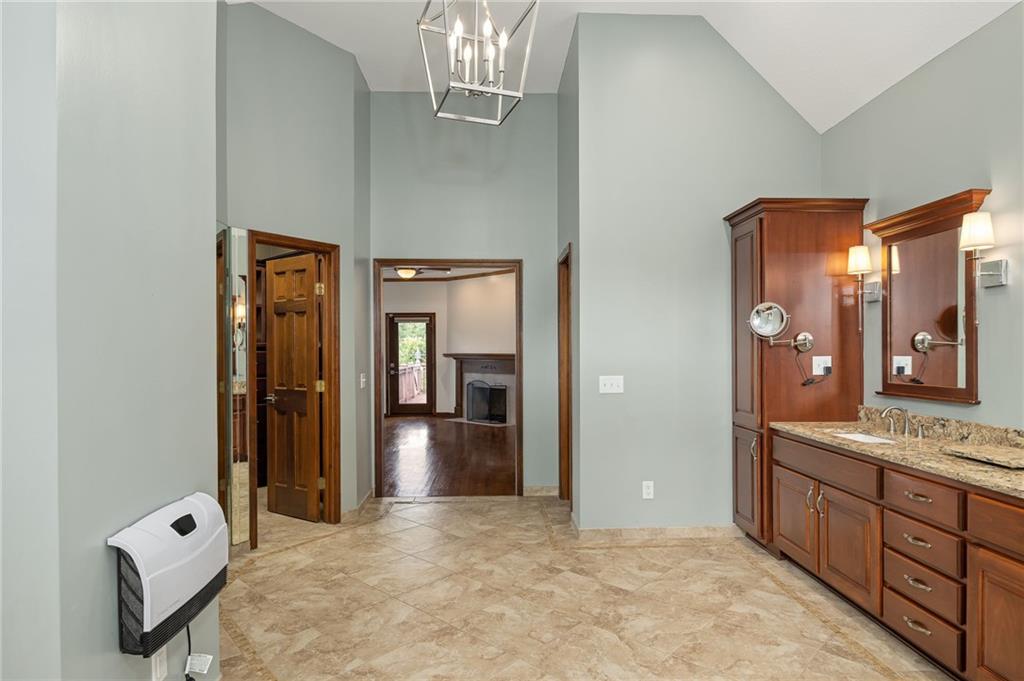 4603 S Lakewood Drive Property Photo 37