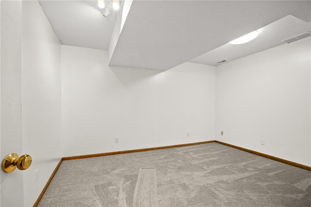 4603 S Lakewood Drive Property Photo 56