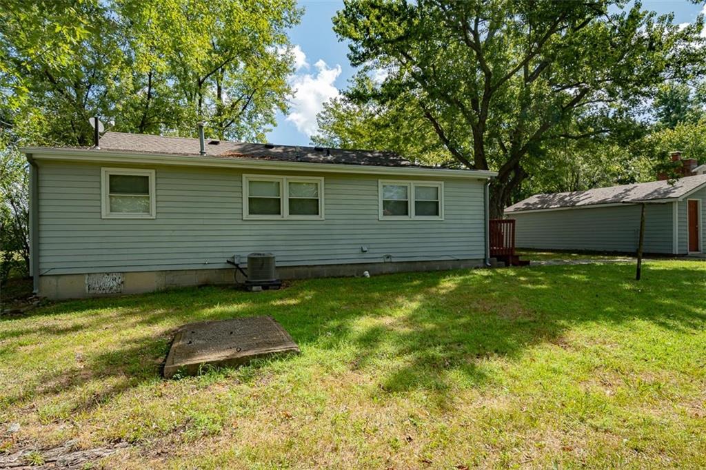 1032 N Sycamore Street Property Photo 2
