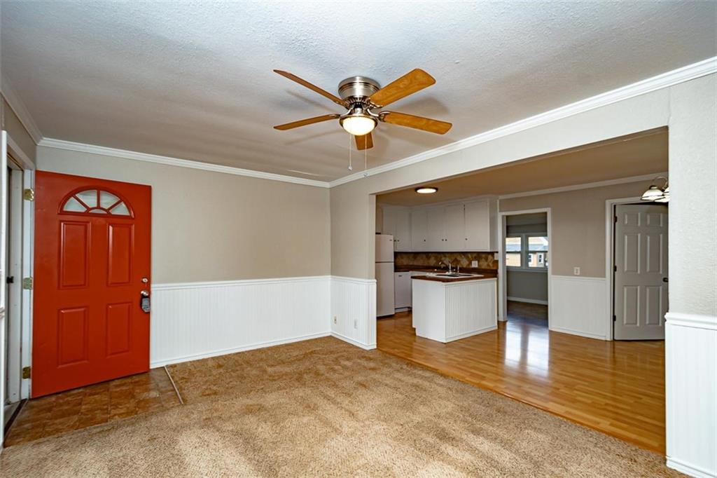 1032 N Sycamore Street Property Photo 4