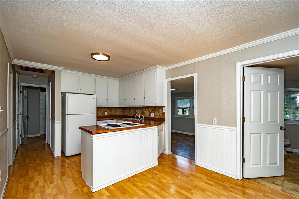 1032 N Sycamore Street Property Photo 5