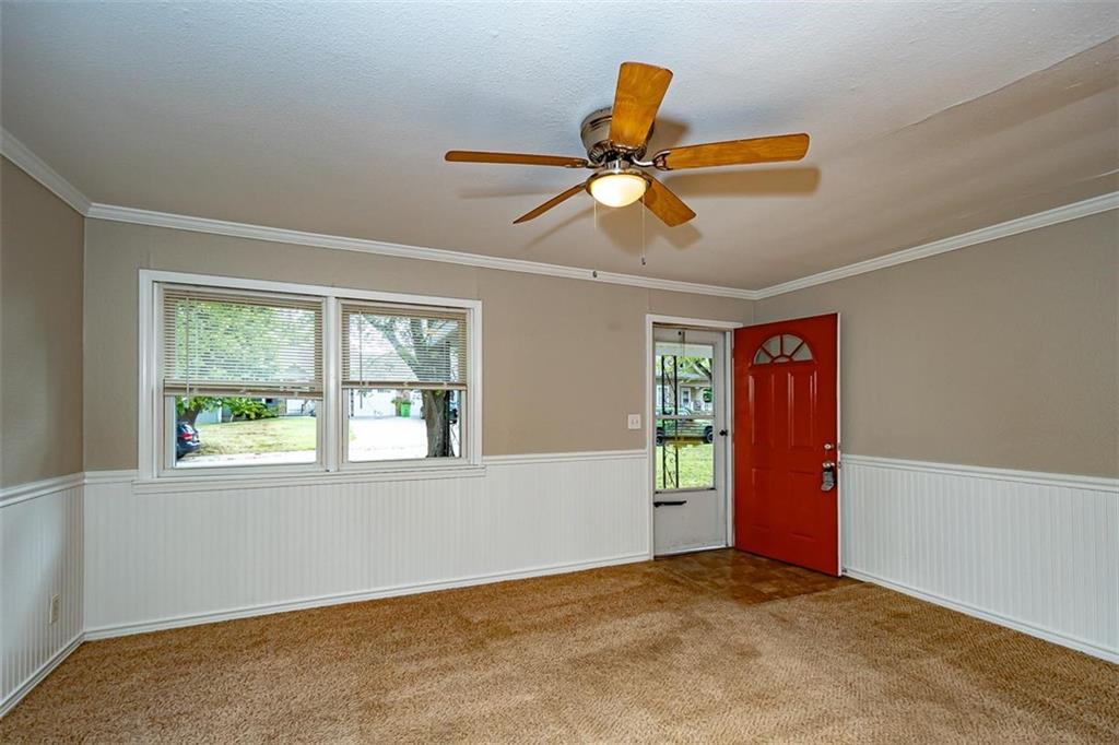 1032 N Sycamore Street Property Photo 6