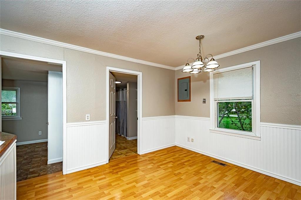1032 N Sycamore Street Property Photo 8