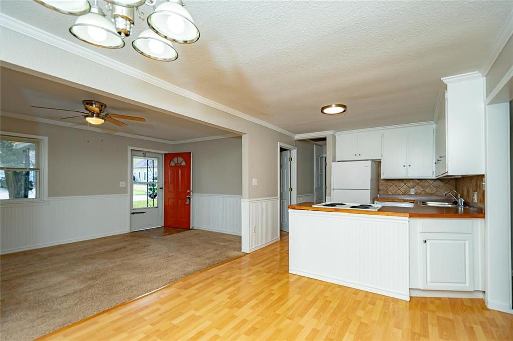 1032 N Sycamore Street Property Photo 11