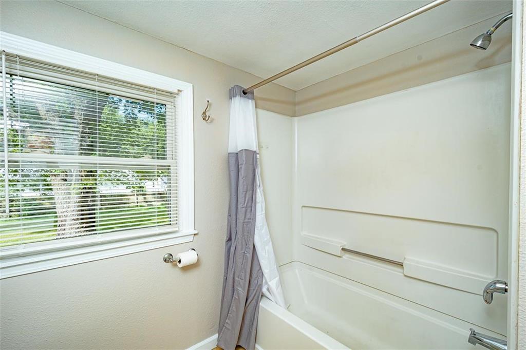 1032 N Sycamore Street Property Photo 13