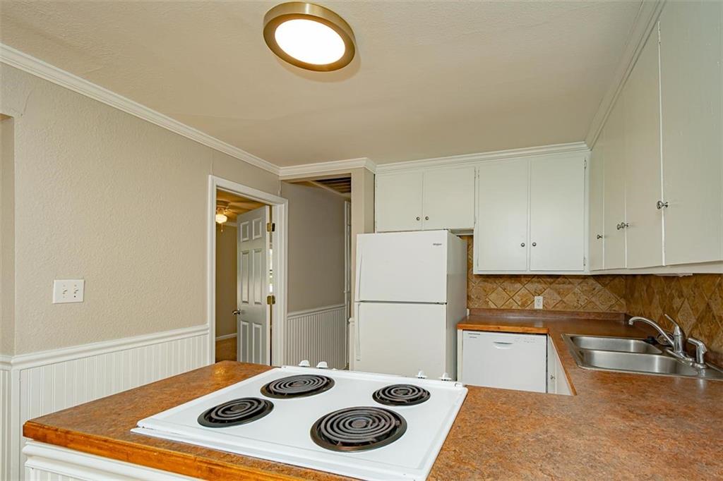 1032 N Sycamore Street Property Photo 14