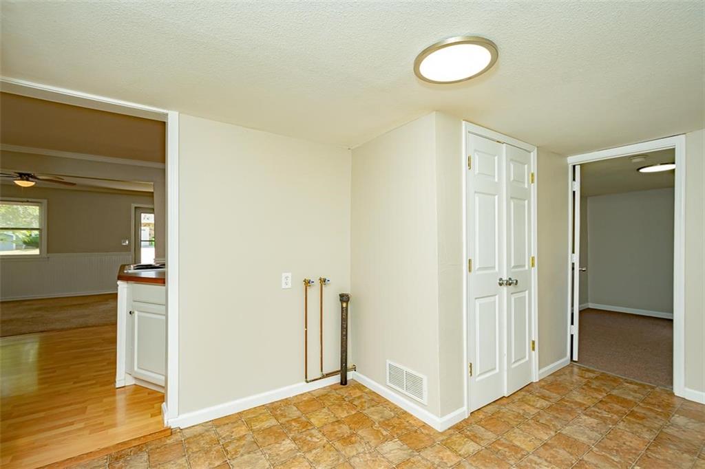 1032 N Sycamore Street Property Photo 18