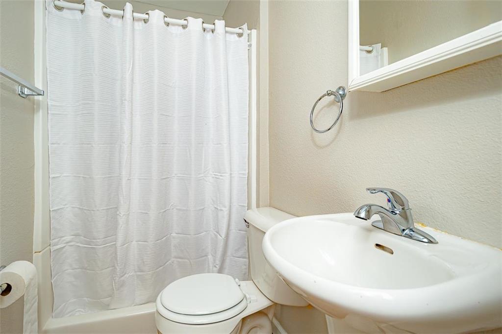 1032 N Sycamore Street Property Photo 25