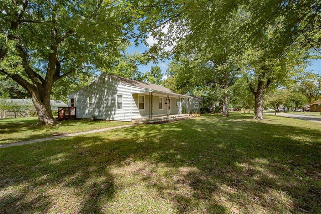 1032 N Sycamore Street Property Photo 33
