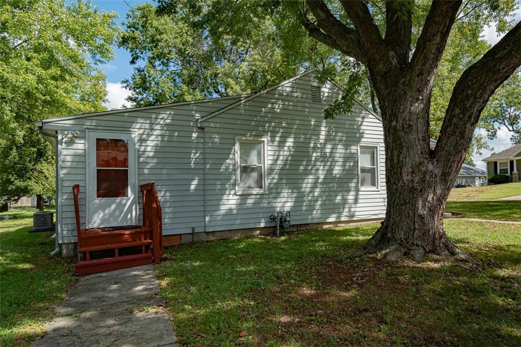 1032 N Sycamore Street Property Photo 35