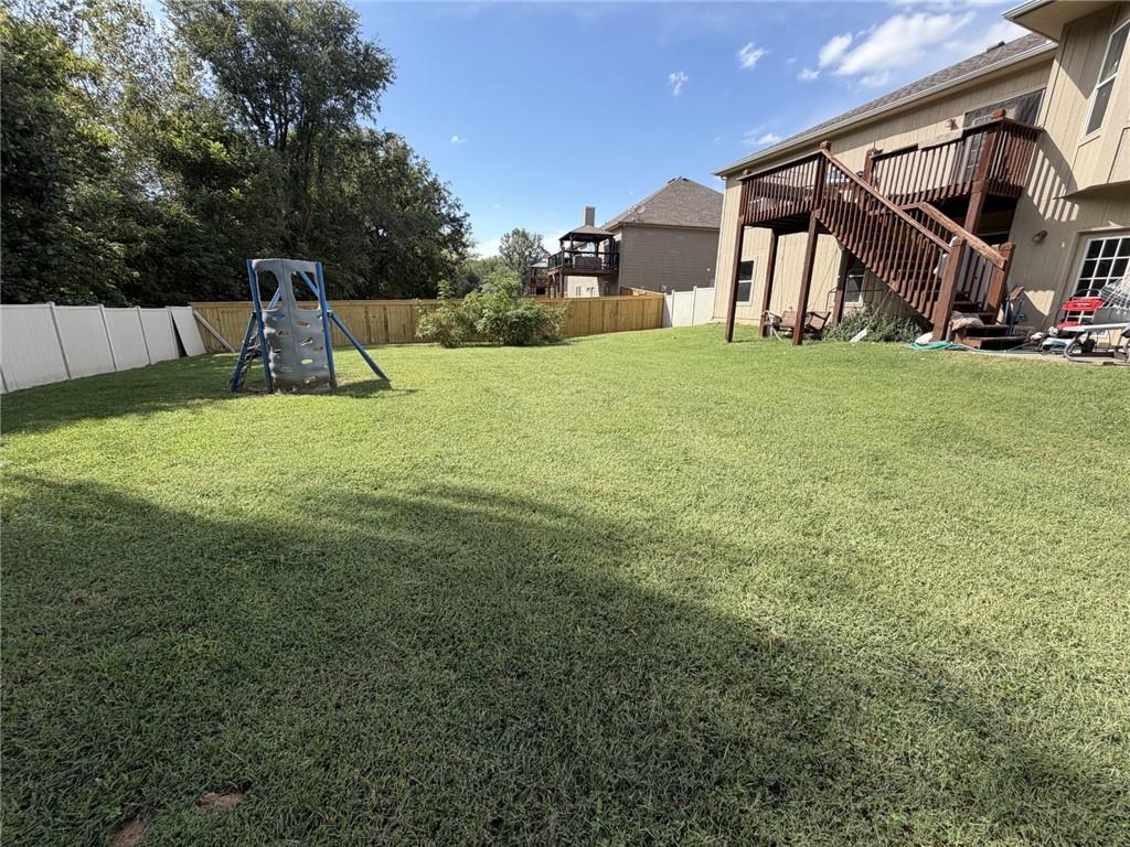 803 Charles Street Property Photo 4