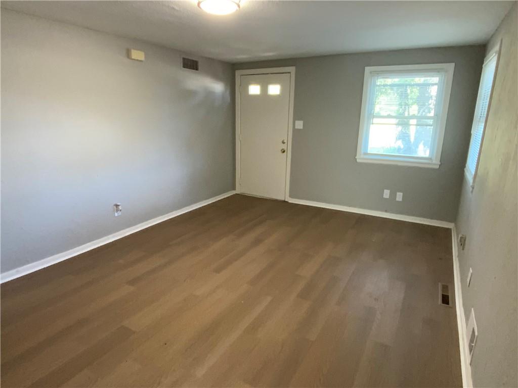 1053 Locust Street Property Photo 3