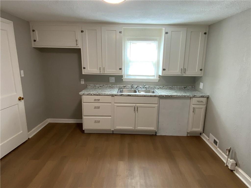 1053 Locust Street Property Photo 7