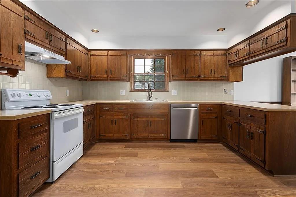 2001 Place Liberte Drive Property Photo 3