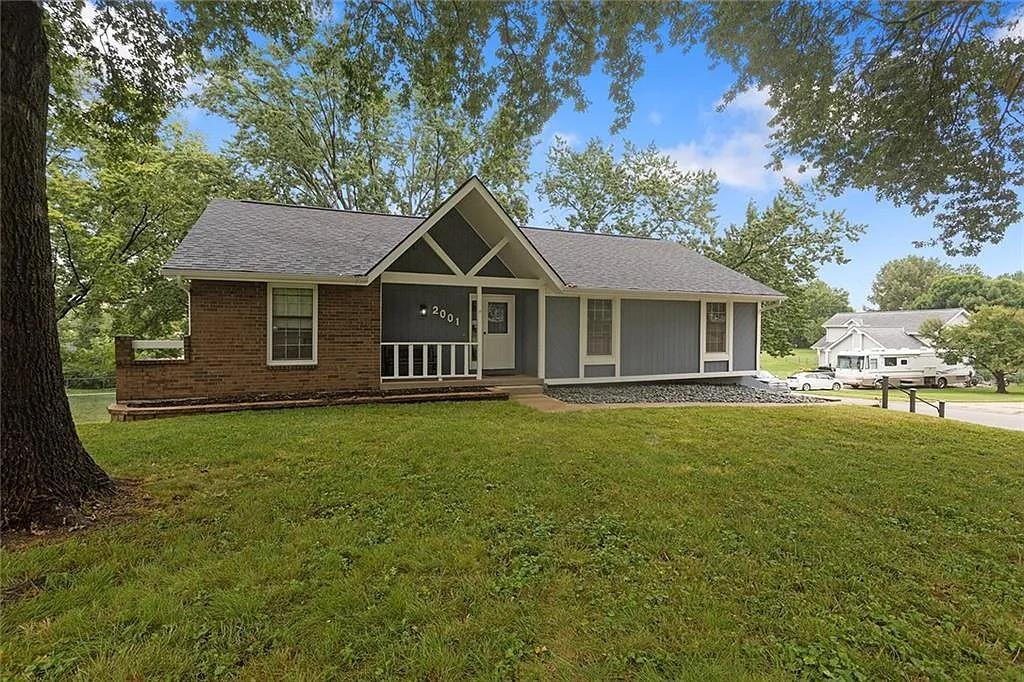 2001 Place Liberte Drive Property Photo 32