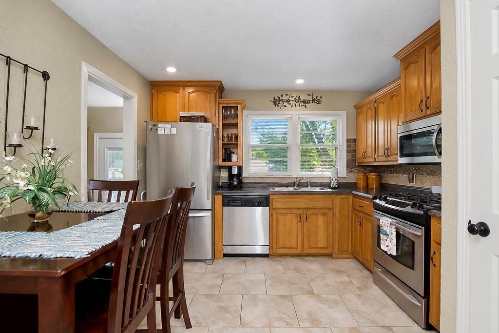 5141 Monrovia Street Property Photo 8