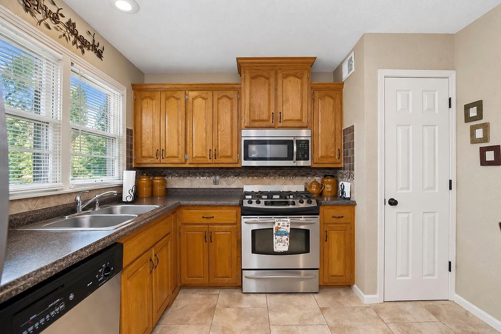 5141 Monrovia Street Property Photo 10