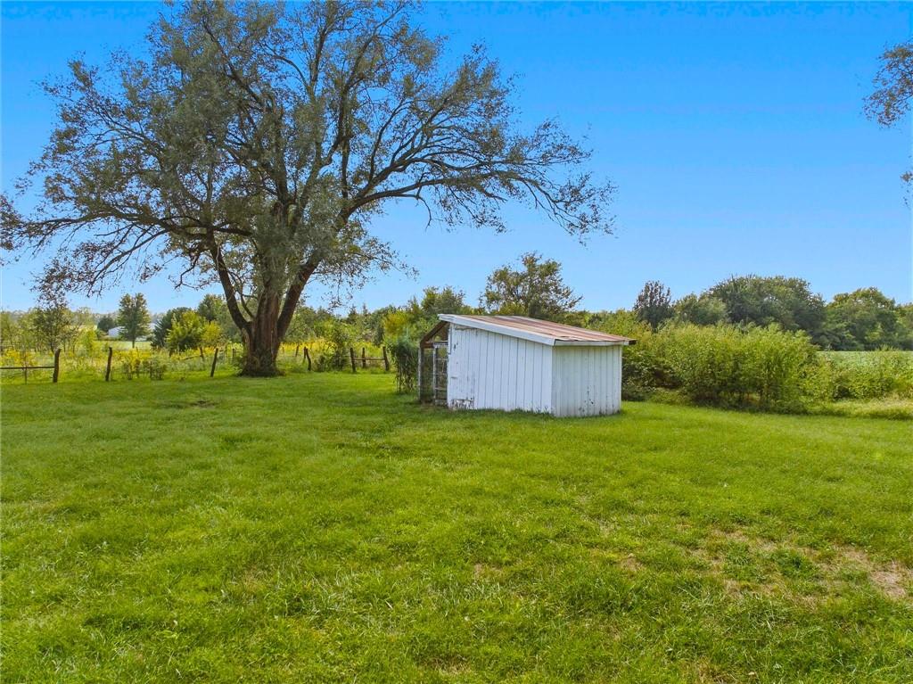 1945 N 900th Road Property Photo 8