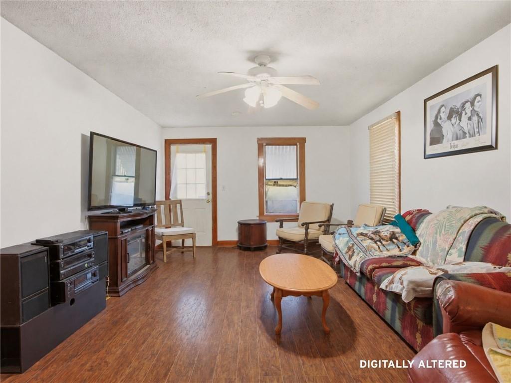 1945 N 900th Road Property Photo 17