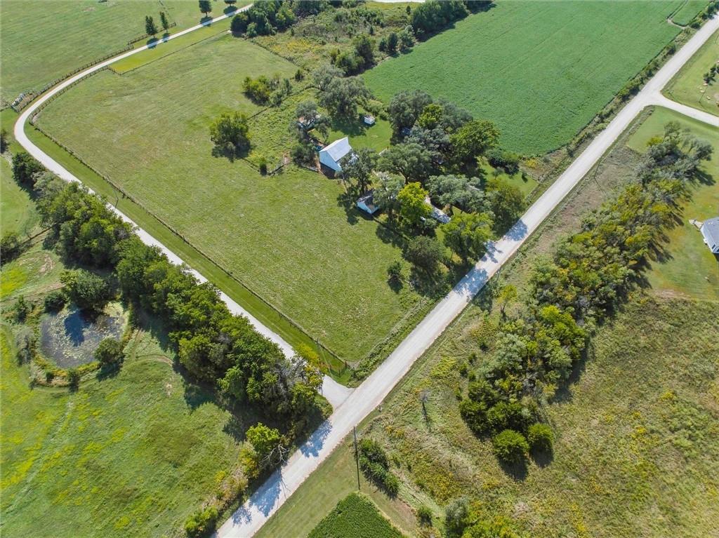 1945 N 900th Road Property Photo 28