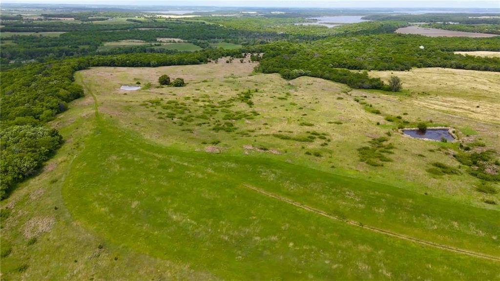 374 N 750 Road Property Photo 4
