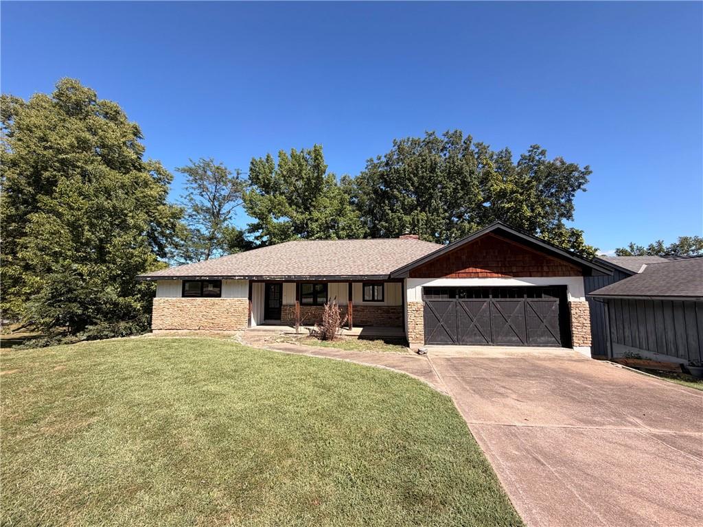 234 N Winnebago Drive Property Photo 1