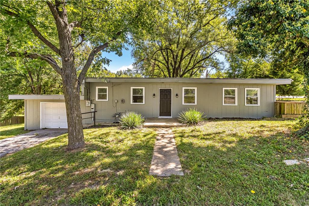 5807 Ne Gunn Street Property Photo 1