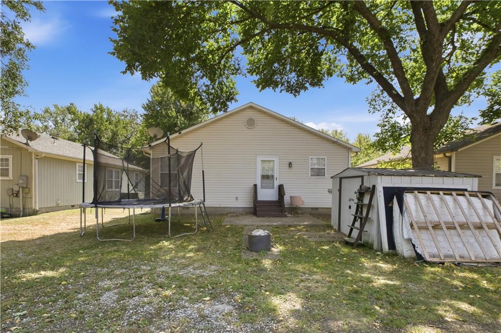 803 E 10th Street Property Photo 17