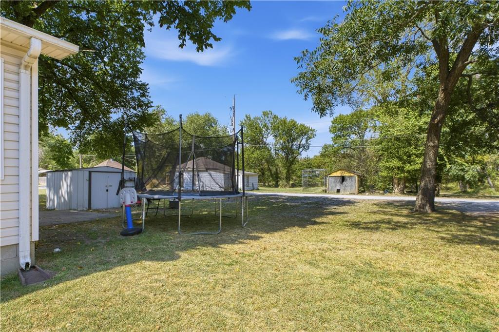 803 E 10th Street Property Photo 20