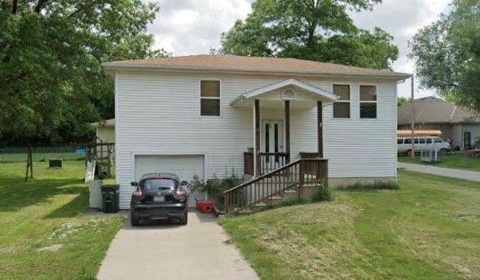 2000 Chestnut Street Property Photo 1