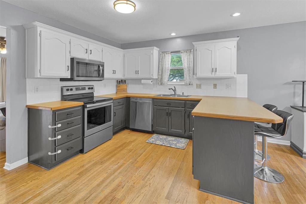 19304 E 13th Street Property Photo 4