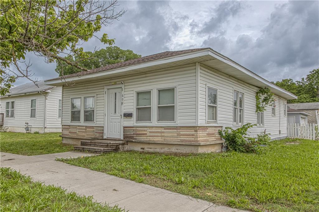 602 N Grand Street Property Photo 1
