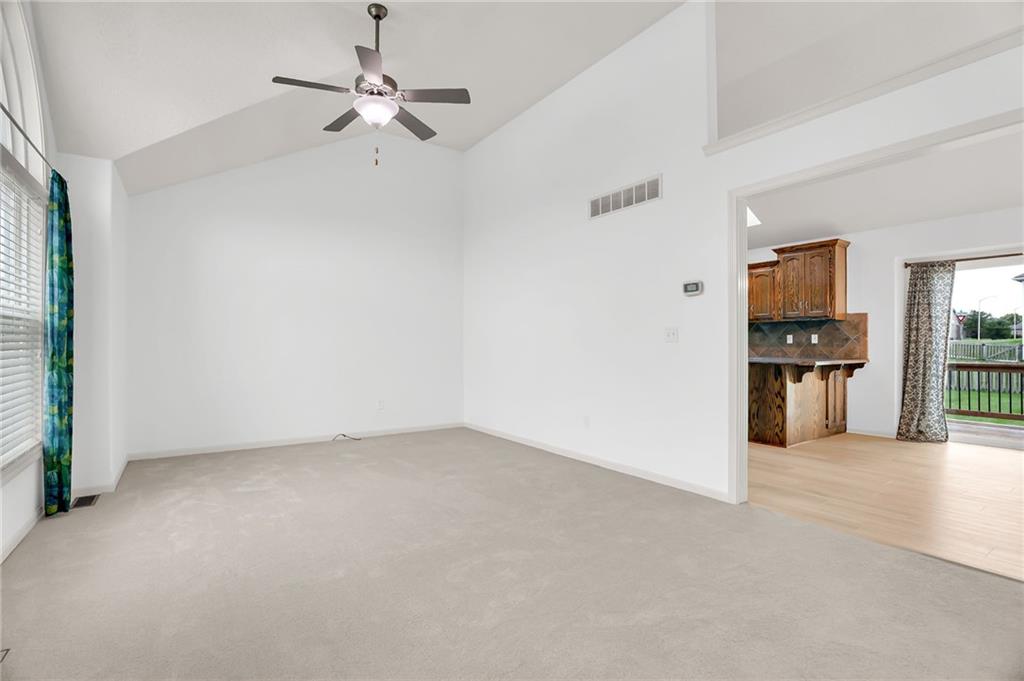 9015 N Essex Drive Property Photo 4