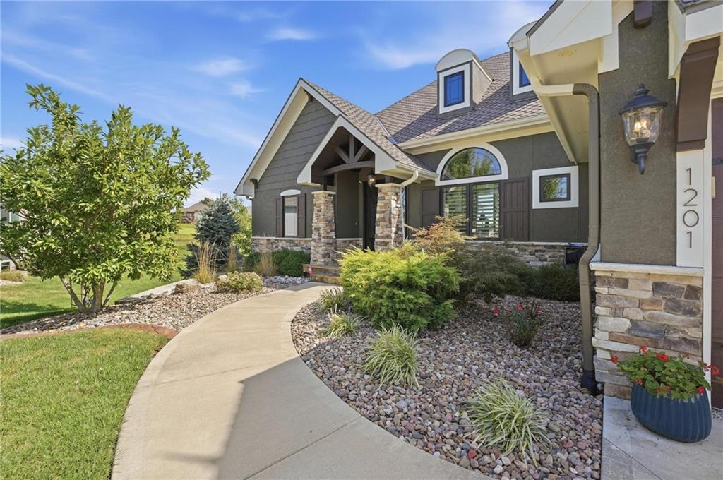 1201 Serenity Court Property Photo 8