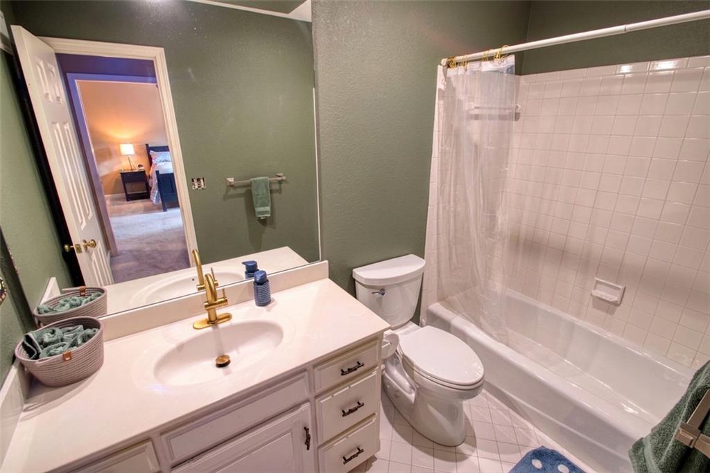 8512 W 139th Street Property Photo 33
