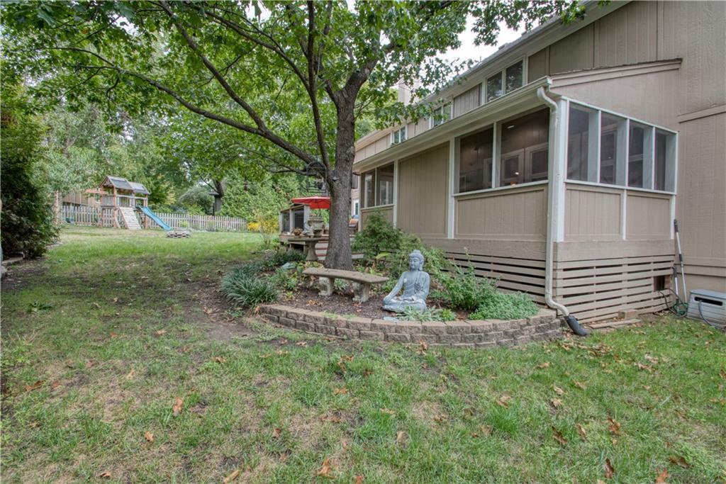 8512 W 139th Street Property Photo 53