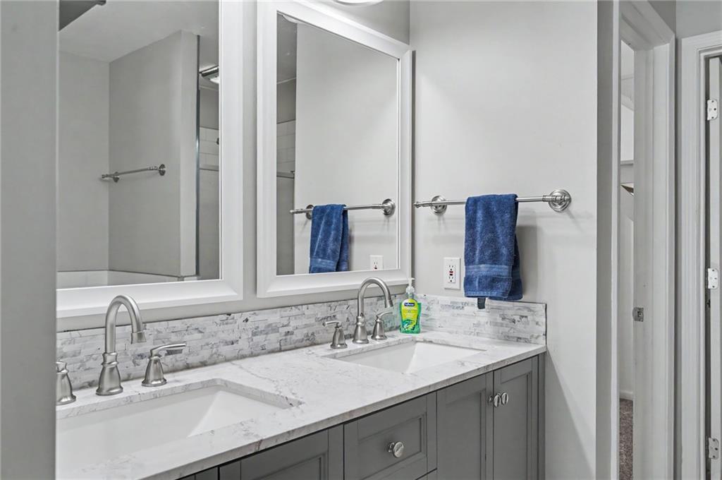 2012 E 26th Street Property Photo 23